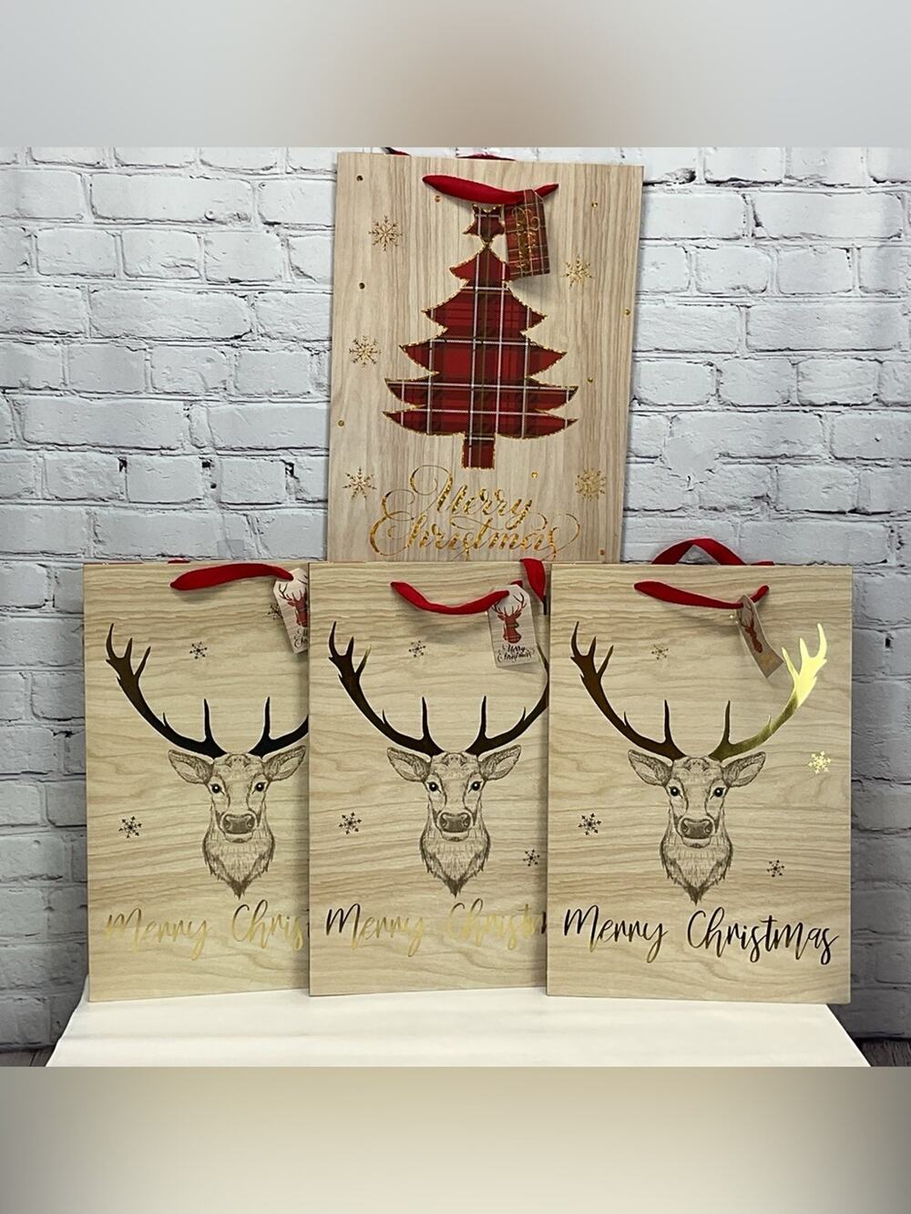 🎄Christmas Gift Bags Set of 4 Holiday Party 1 Plaid Tree 3 Gold Deer